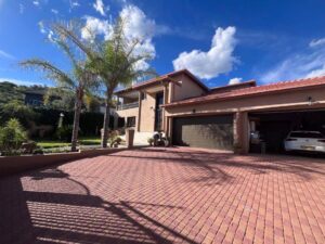 Auasblick, Windhoek House Yard